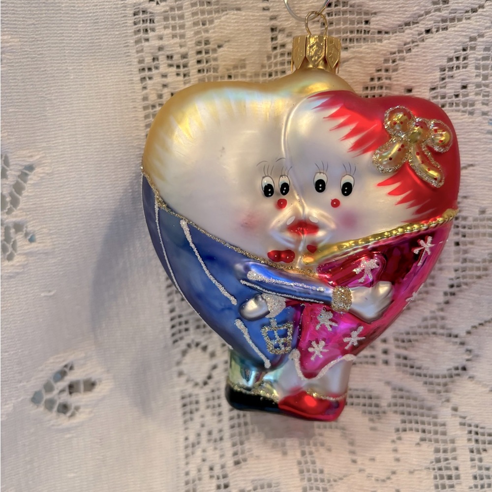Anthropomorphic newlywed hearts 🥰 Valentine or Christmas ornament